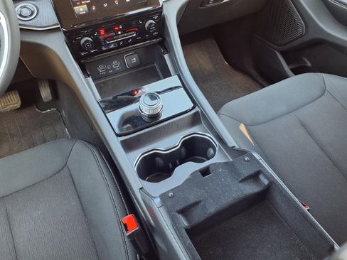 Used 2024 Jeep Grand Cherokee L Laredo w/ Luxury Tech Group I image 12