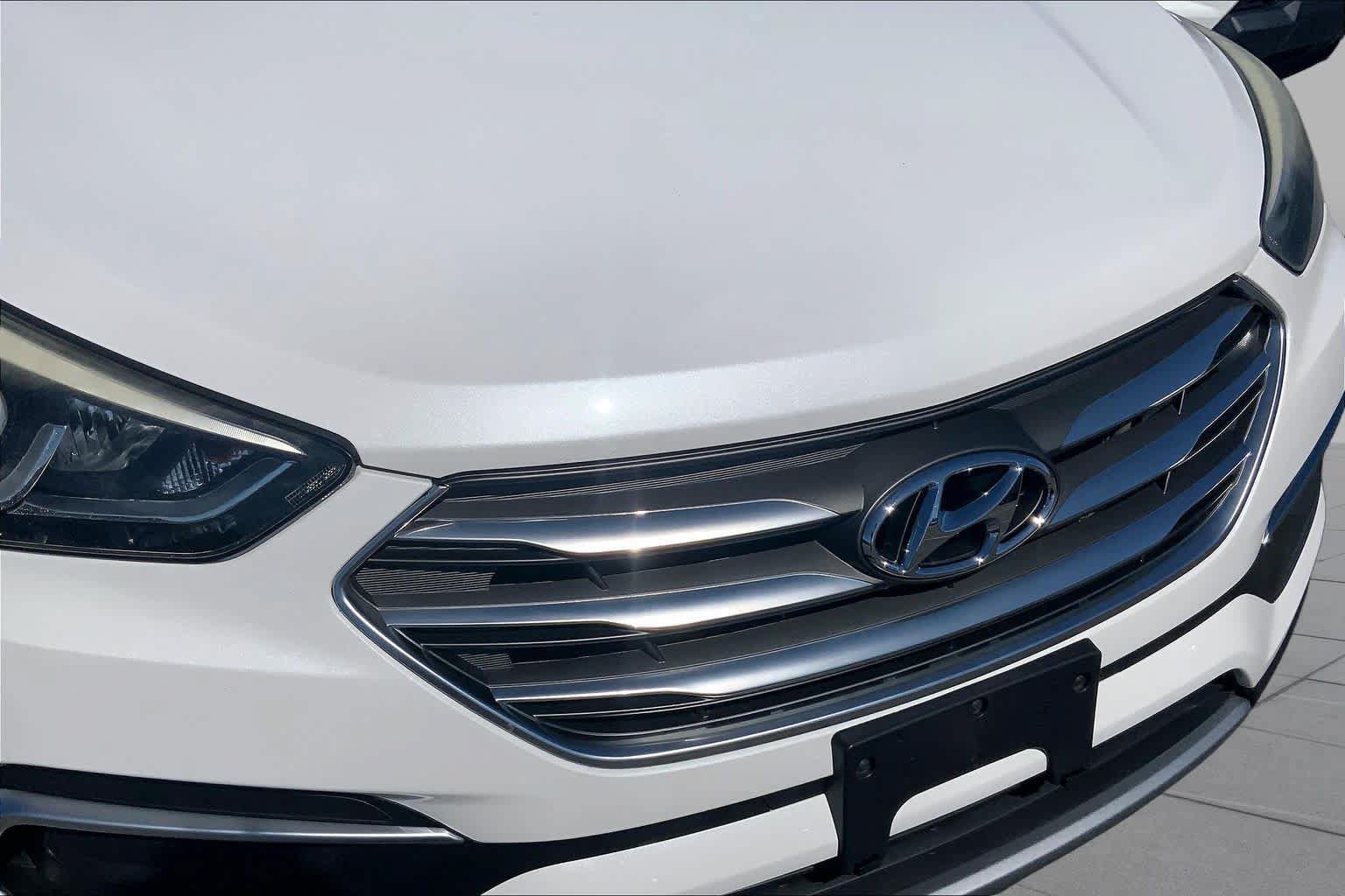 Used 2018 Hyundai Santa Fe Sport FWD image 30