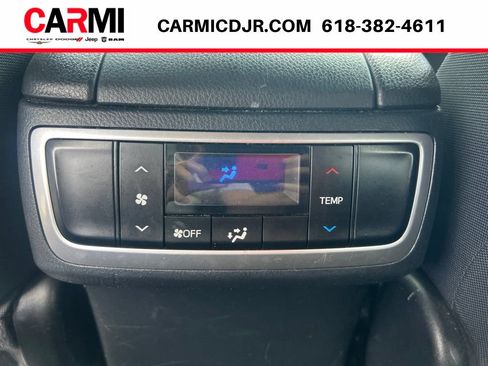 Used 2019 Toyota Highlander LE FWD image 33