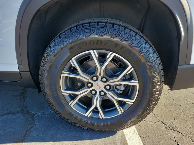 Used 2026 GMC Acadia AT4 w/ Luxury Package AWD/4WD image 8