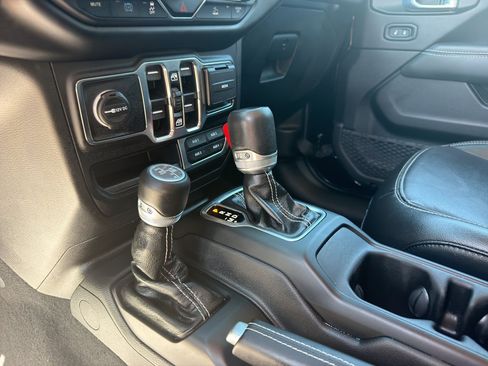 Used 2023 Jeep Wrangler Unlimited Sahara w/ Cold Weather Group AWD/4WD image 31