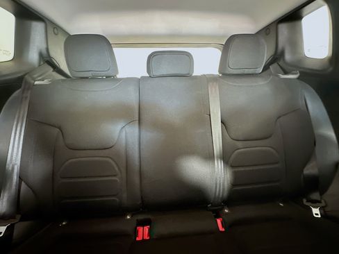 Used 2022 Jeep Renegade Latitude AWD/4WD image 29