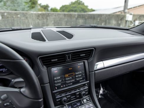 Used 2013 Porsche 911 Carrera RWD image 38