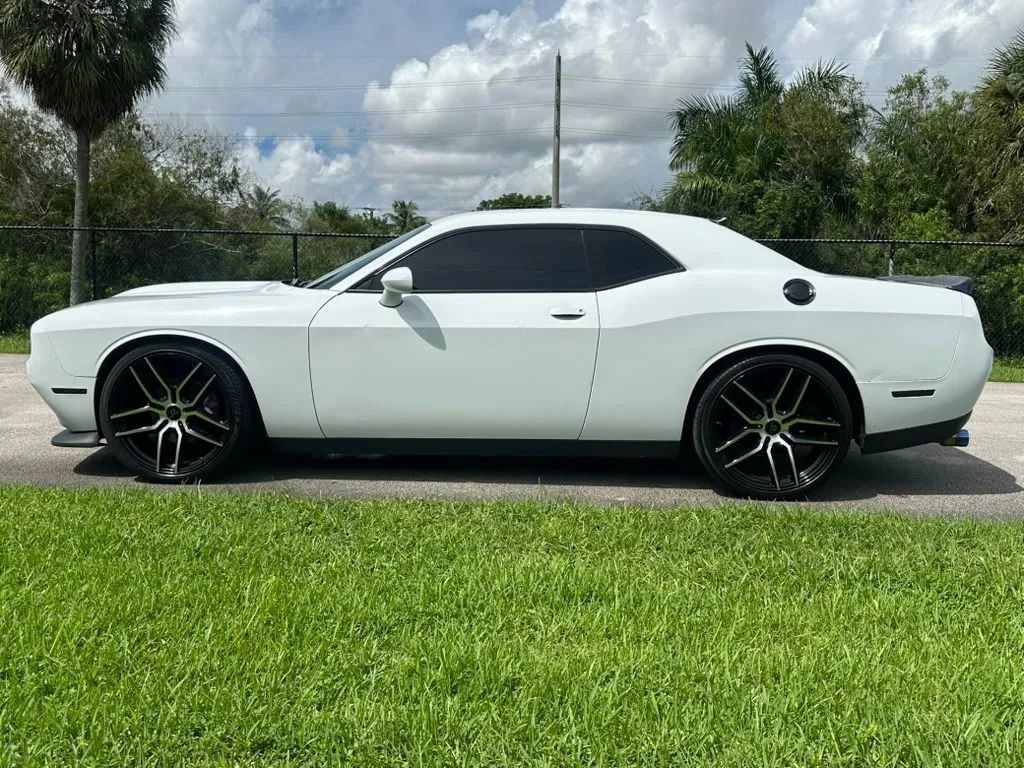 Used 2021 Dodge Challenger R/T RWD image 7