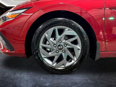 Used 2024 Hyundai Elantra SEL image 32