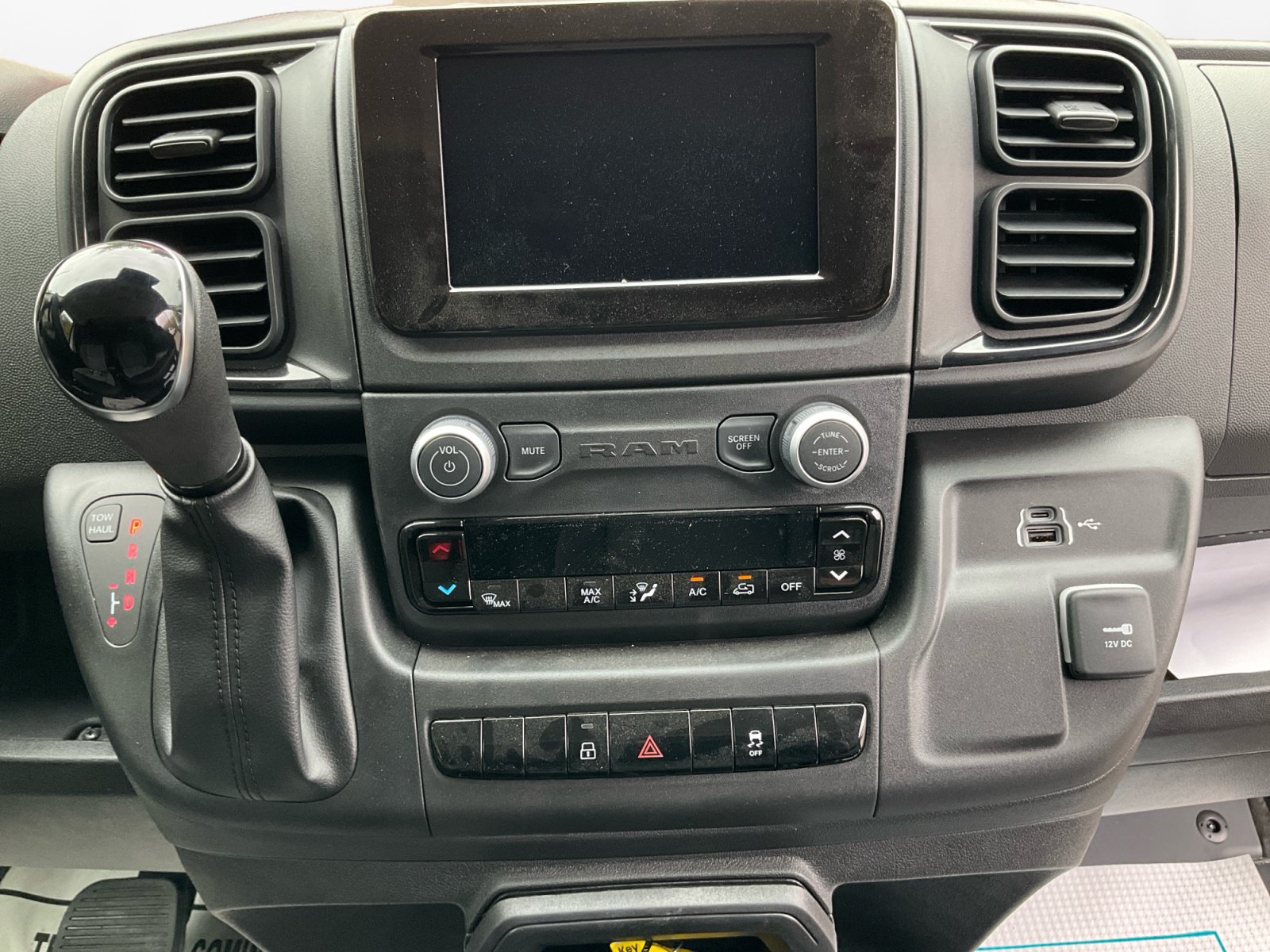 Used 2025 RAM ProMaster 1500 FWD image 12