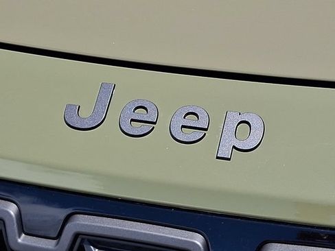 New 2026 Jeep Cherokee Overland w/ Advanced Pro Tech Group AWD/4WD image 11