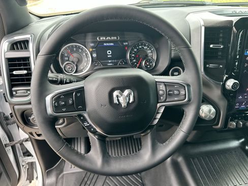 Used 2025 RAM 1500 Laramie AWD/4WD image 14