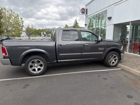 Used 2017 RAM 1500 Laramie w/ Convenience Group AWD/4WD image 5