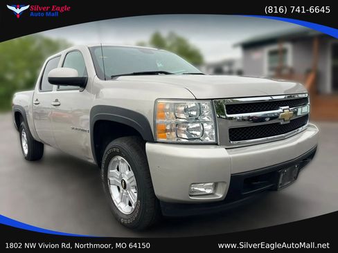 Used 2007 Chevrolet Silverado 1500 LTZ w/ Suspension Package, Off-Road" AWD/4WD image 3