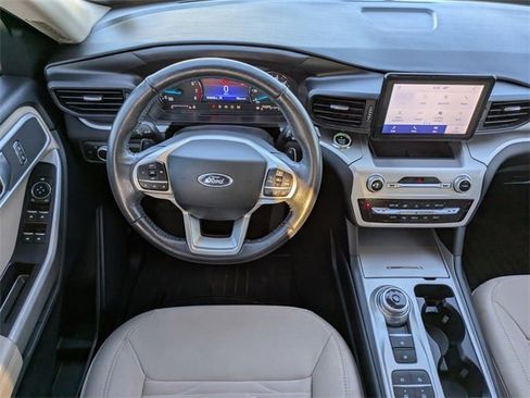 Used 2021 Ford Explorer XLT w/ Class III Trailer Tow Package image 18