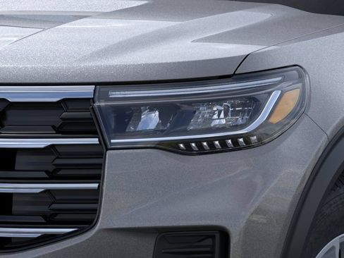 New 2026 Ford Explorer Active RWD image 18