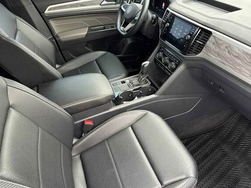Certified 2023 Volkswagen Atlas Cross Sport SE w/ Panoramic Sunroof Package image 16