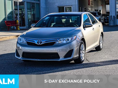 Used 2014 Toyota Camry LE image 4