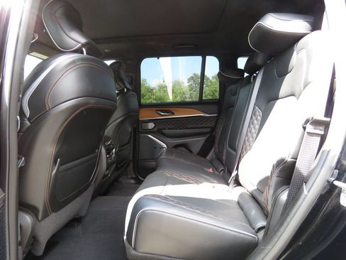 Used 2023 Jeep Grand Cherokee Summit AWD/4WD image 20