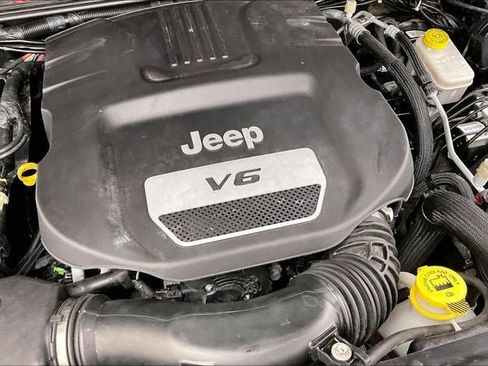 Used 2016 Jeep Wrangler Unlimited Rubicon AWD/4WD image 27