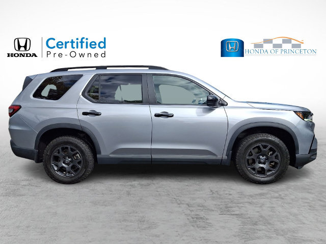 Certified 2024 Honda Pilot TrailSport image 7