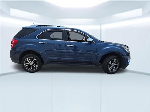 Used 2017 Chevrolet Equinox Premier w/ Enhanced Convenience Package AWD/4WD image 2