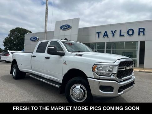 Used 2024 RAM 3500 Tradesman w/ Chrome Appearance Group AWD/4WD image 1