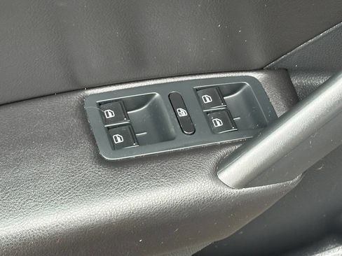 Used 2015 Volkswagen Passat 1.8T Limited Edition image 14