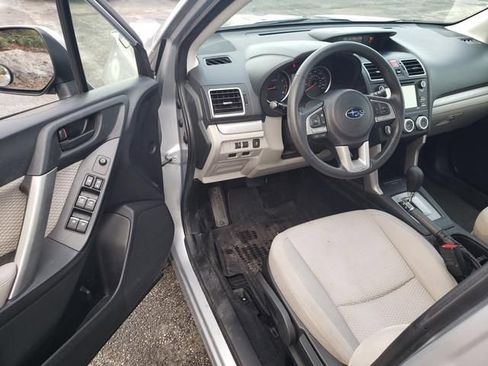 Used 2017 Subaru Forester 2.5i w/ Alloy Wheel Package image 10