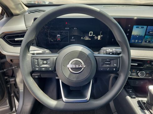 Certified 2025 Nissan Kicks SV FWD image 15