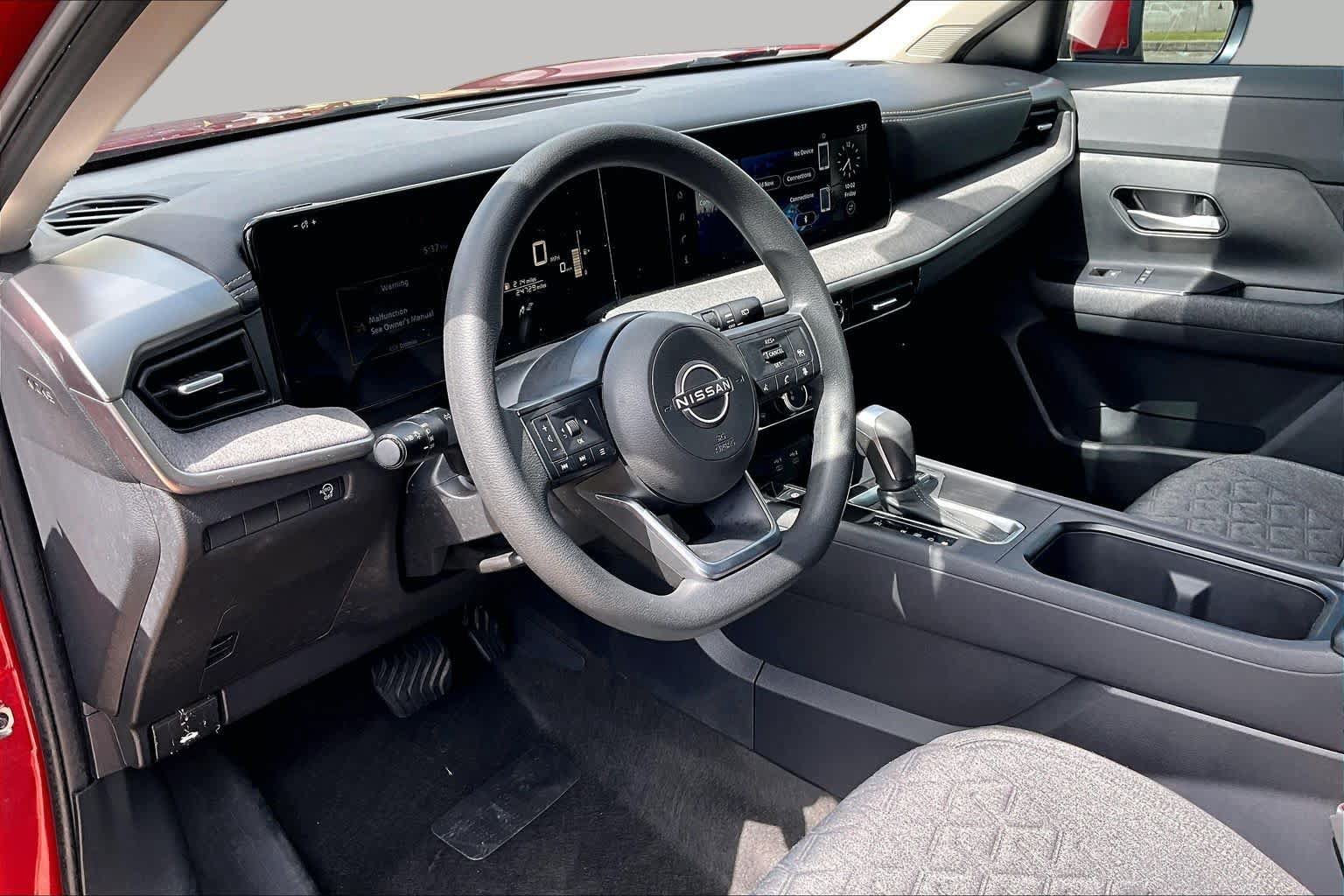 Certified 2025 Nissan Kicks SV FWD image 18
