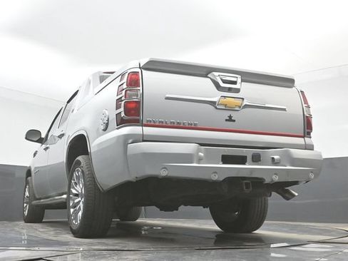 Used 2013 Chevrolet Avalanche LT AWD/4WD image 41