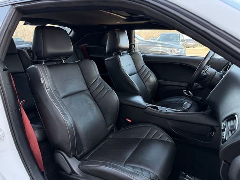 Used 2015 Dodge Challenger SRT w/ Technology Group image 25