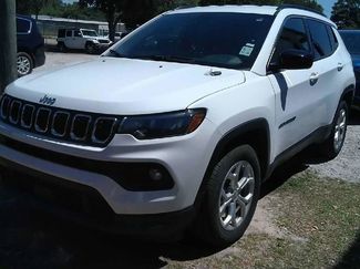 Used 2024 Jeep Compass Latitude AWD/4WD video 1