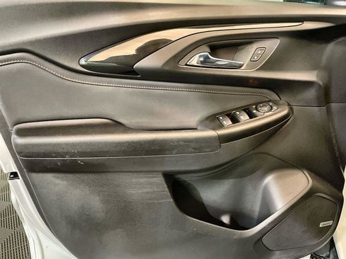 Used 2022 Chevrolet TrailBlazer RS w/ Technology Package image 20