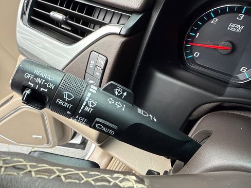 Used 2019 Chevrolet Suburban LT image 45