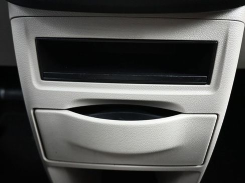 Used 2016 Dodge Grand Caravan SE image 17