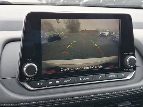 Used 2024 Nissan Rogue S image 18