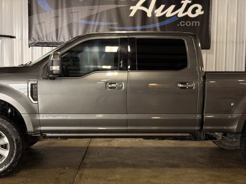 Used 2017 Ford F250 Platinum w/ Platinum Ultimate Package AWD/4WD image 3
