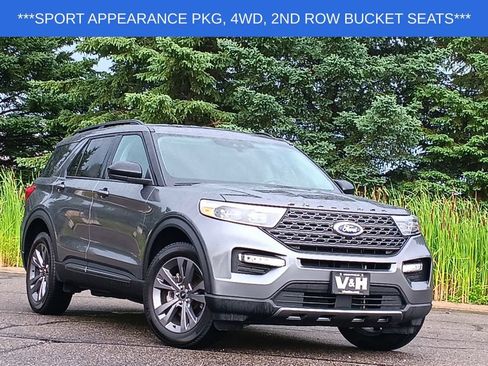 Used 2024 Ford Explorer XLT w/ Equipment Group 202A AWD/4WD image 1