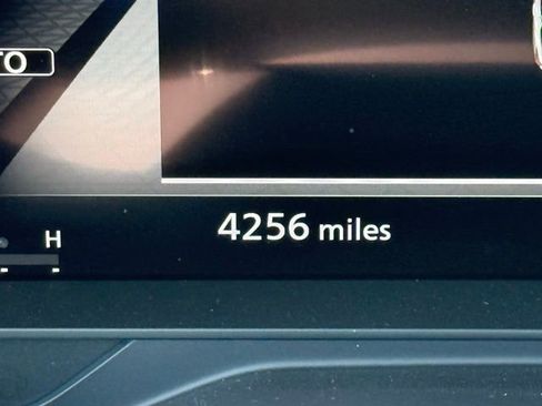 Certified 2025 Nissan Pathfinder Platinum image 36