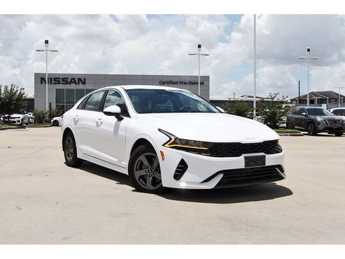 Used 2023 Kia K5 LXS FWD image 1