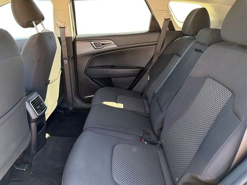 Used 2023 Kia Sportage LX image 11