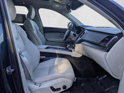 Used 2020 Volvo XC90 T5 Momentum w/ Protection Package Premier image 21