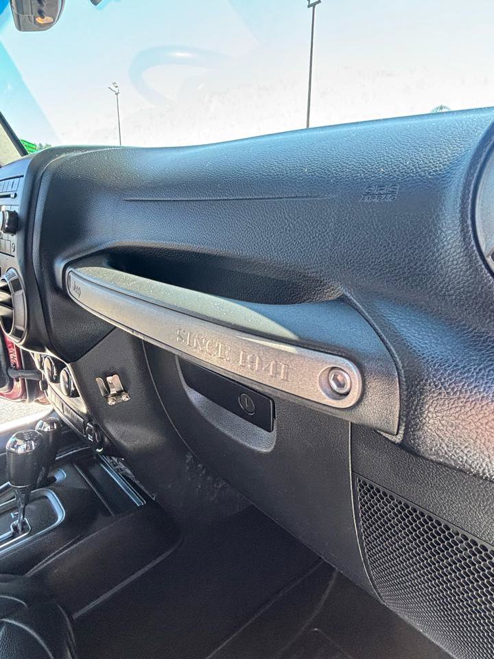 Used 2013 Jeep Wrangler Unlimited Sport AWD/4WD image 29