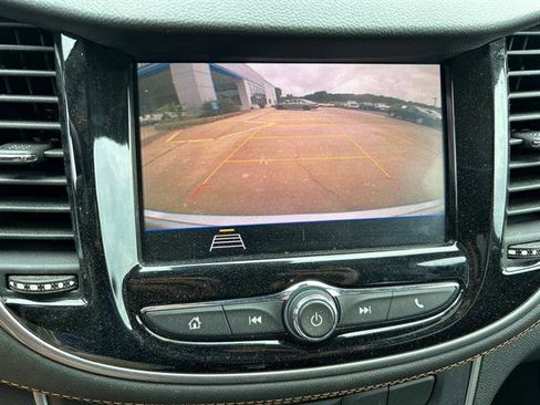 Certified 2022 Chevrolet Trax LT w/ LT Convenience Package image 33