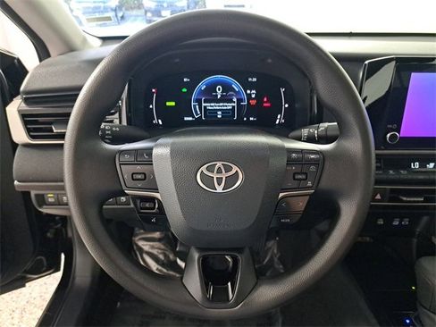 Used 2025 Toyota Camry LE image 26