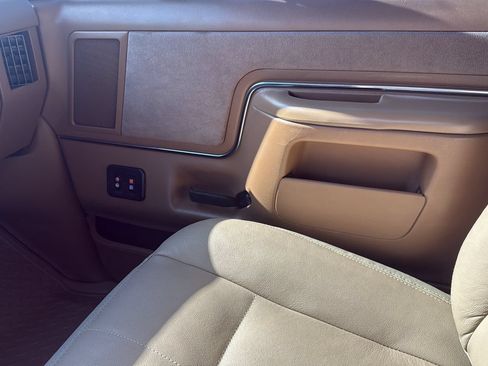 Used 1988 Ford Bronco AWD/4WD image 74