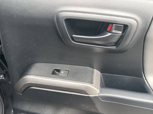 Used 2018 Toyota Tacoma SR5 image 14