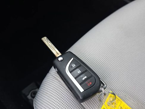 Used 2022 Toyota Corolla LE FWD image 23