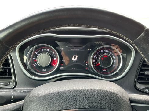 Used 2016 Dodge Challenger SRT image 13