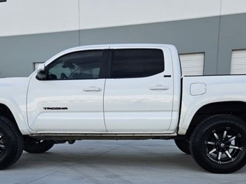 Used 2021 Toyota Tacoma SR5 image 2