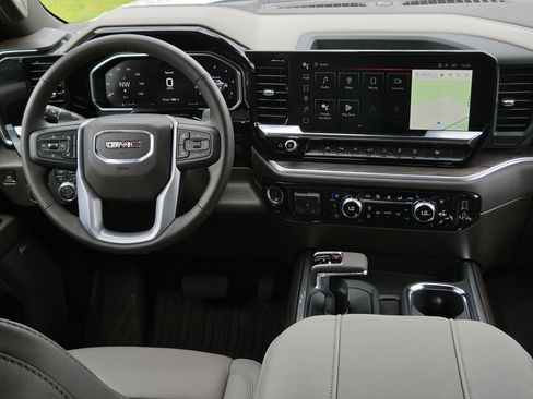 New 2026 GMC Sierra 1500 SLT AWD/4WD image 18