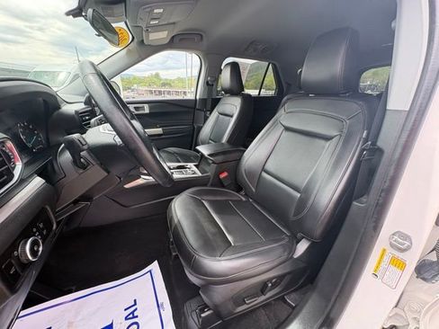 Used 2023 Ford Explorer XLT w/ Equipment Group 202A AWD/4WD image 27